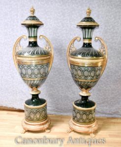 Pair XL Французская империя Cut Glass Urns Архитектурные вазы