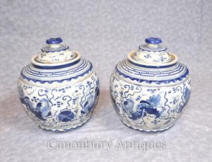 Пара Kangxi Ceramic Lided Urns Вазы Горшки Китайский синий и белый фарфор
