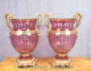 Пара Луи XVI Cut Glass Bulbous Urns Вазы Ormolu Светильники