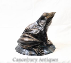 Железная лягушка Статуя Жаба