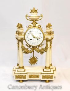 Французская империя Мраморные мантийные часы Ормолу Светильники Классические
