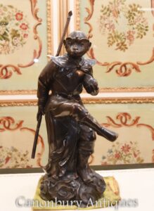 Антикварная бронзовая статуя обезьяны в викторианском стиле - отливка приматов-обезьян 1880 г.