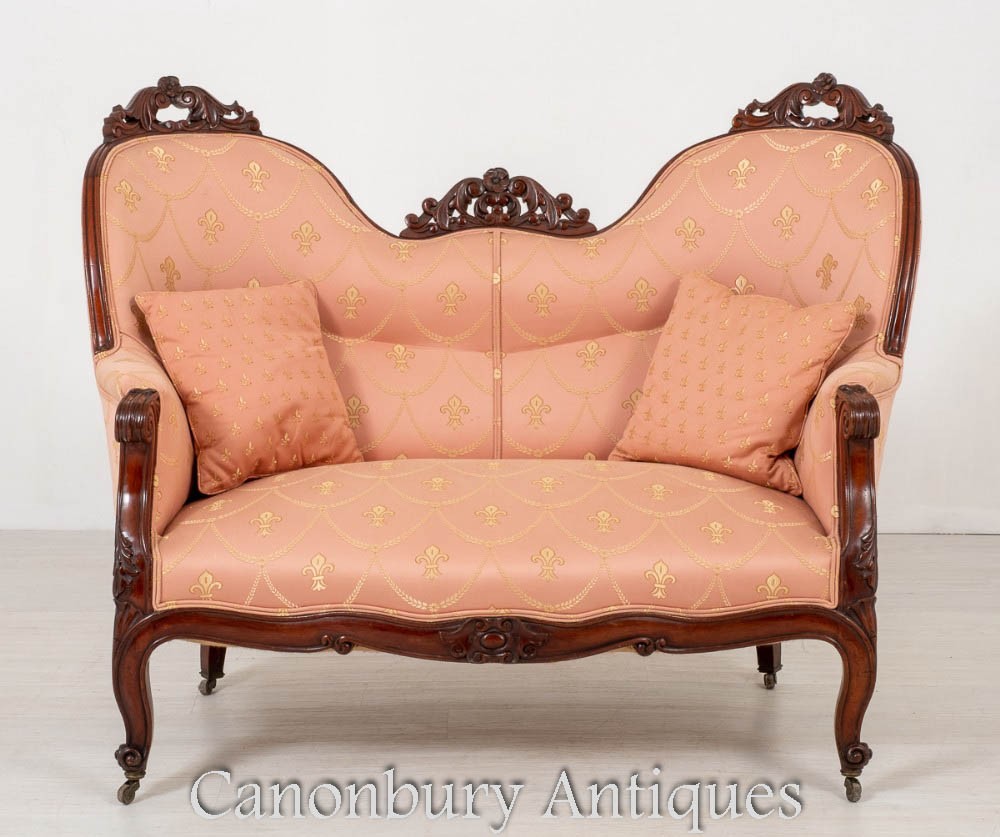 Антикварный викторианский диван-диван, интерьер примерно 1860 года