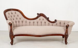 Викторианский диван - Диван-кушетка старинной формы 1860