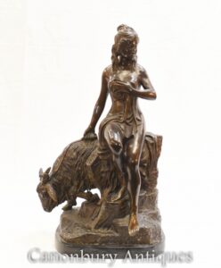 Классическая бронзовая статуя Дианы Арчер и барана - искусство римских охотников