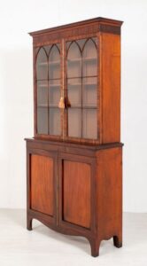 Книжный шкаф эпохи Регентства - Антикварный шкаф из красного дерева