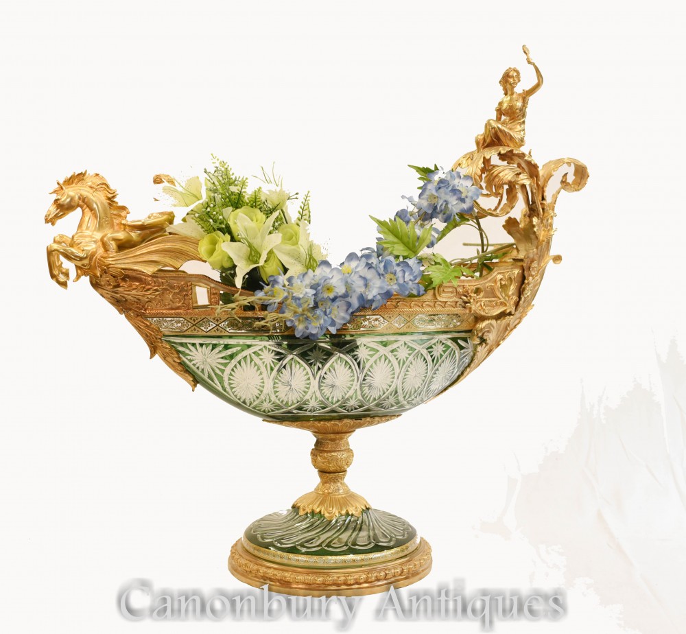Монументальная стеклянная ваза для посуды - Французский херувим Ормолу