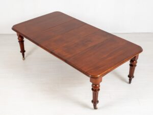 Обеденный стол в викторианском стиле - старинное красное дерево 1870 года