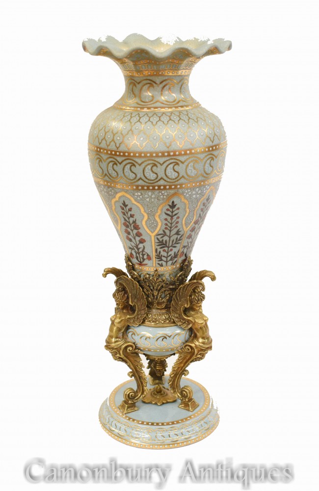 Фарфоровая ваза во французском стиле модерн - Крылатая кариатида